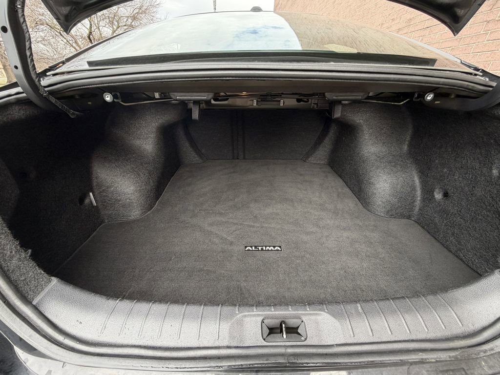 Used 2024 Nissan Altima 2.5 SV image 12