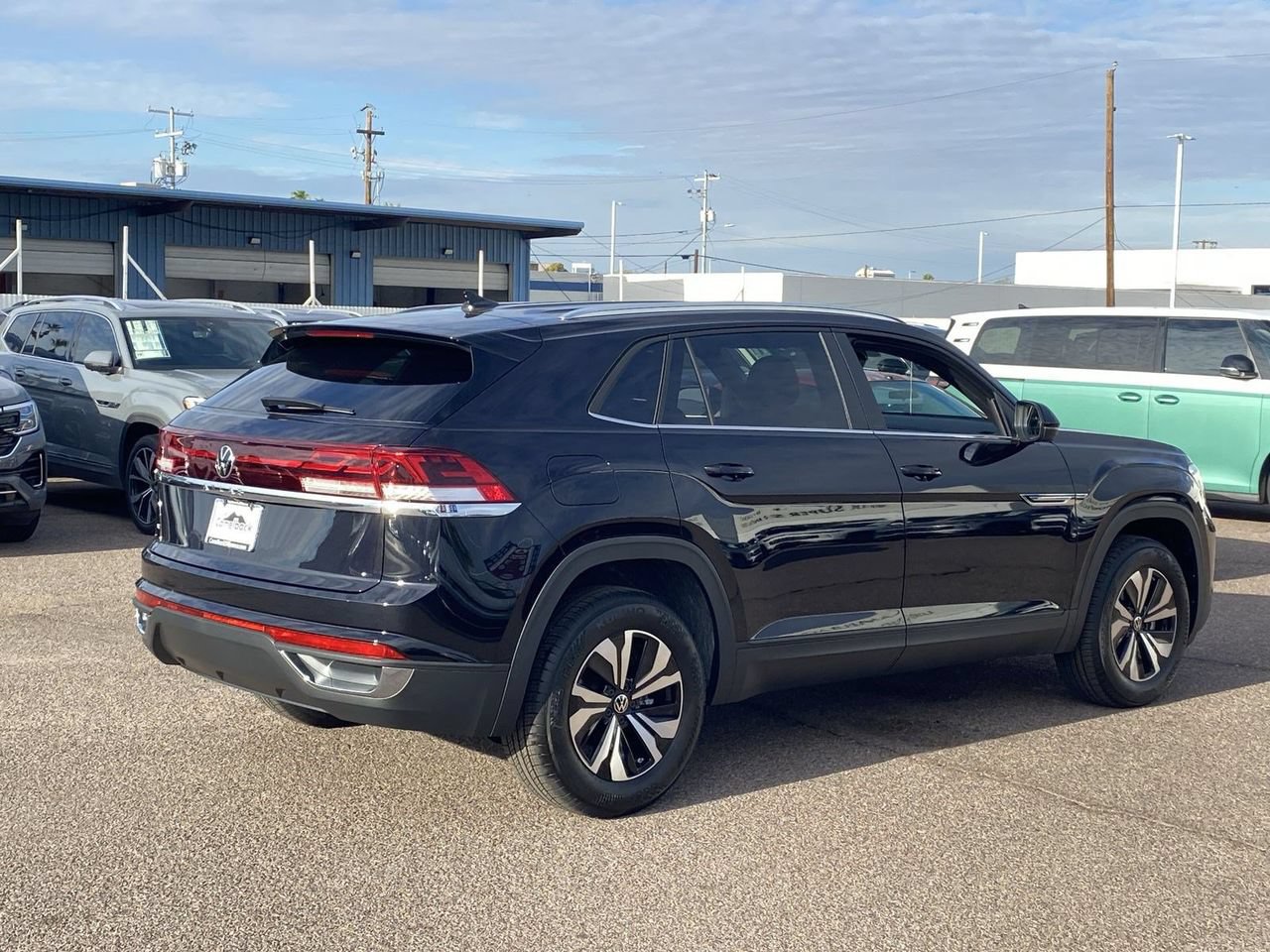New 2026 Volkswagen Atlas Cross Sport SE FWD image 5