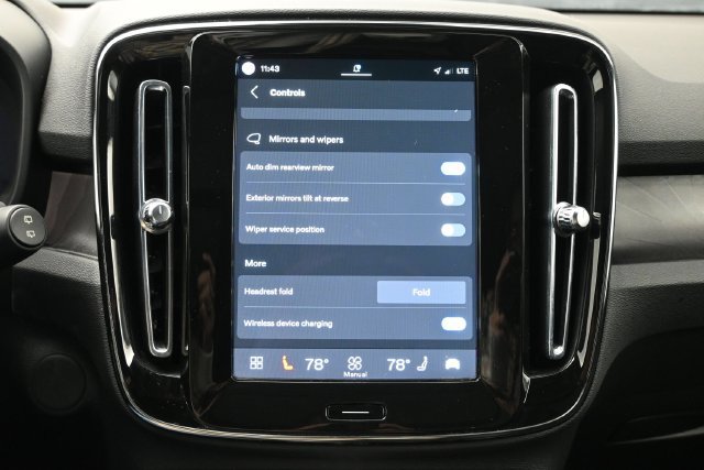 Used 2023 Volvo XC40 Recharge Plus AWD/4WD image 17