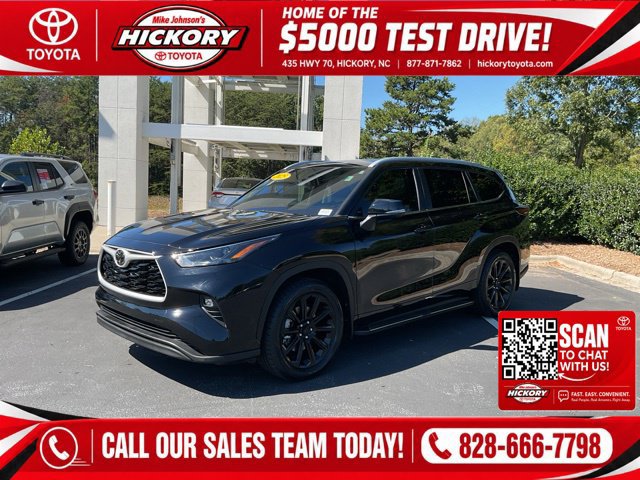 Used 2025 Toyota Highlander XLE FWD image 1