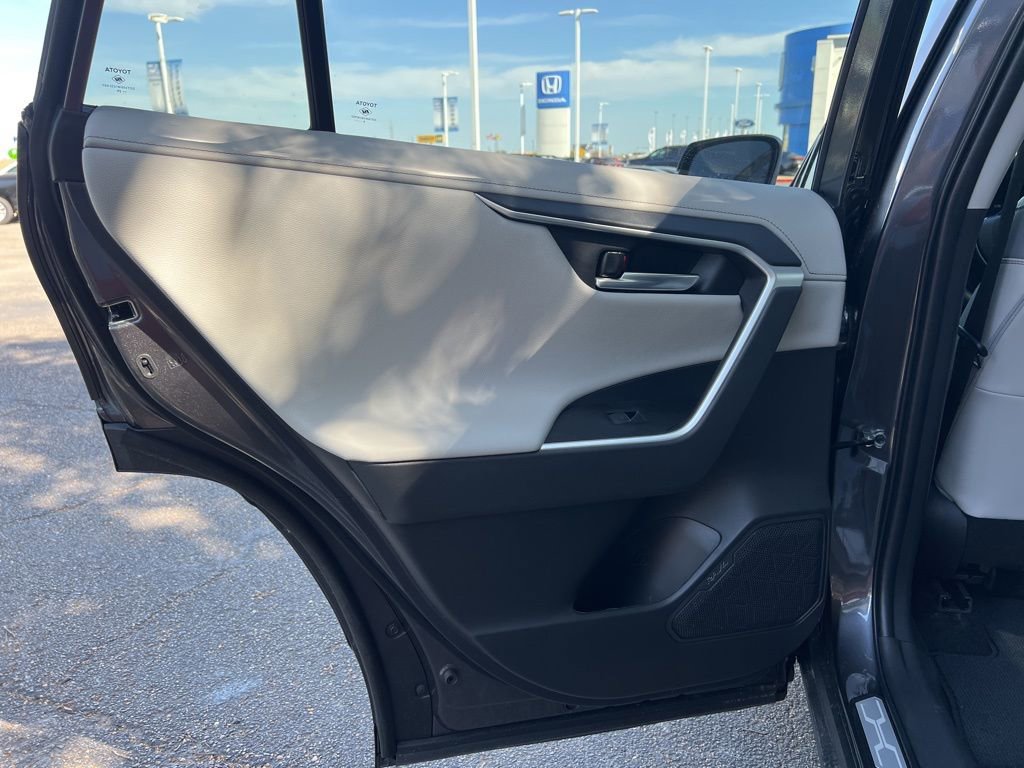Used 2025 Toyota RAV4 Limited image 17