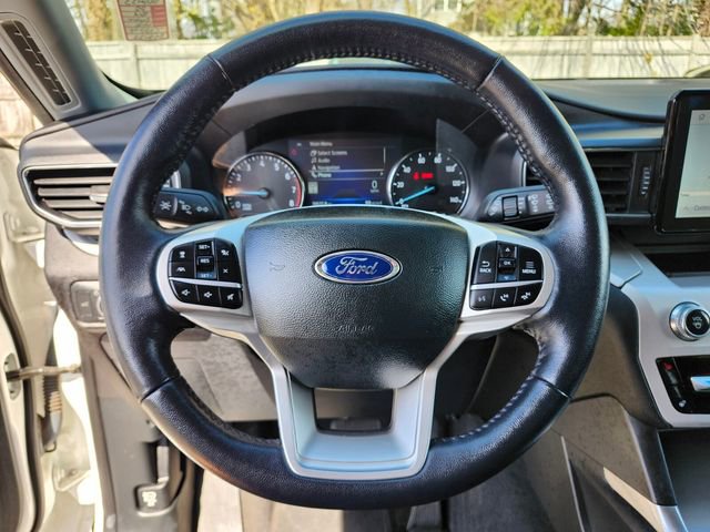 Certified 2022 Ford Explorer XLT w/ Equipment Group 202A AWD/4WD image 30