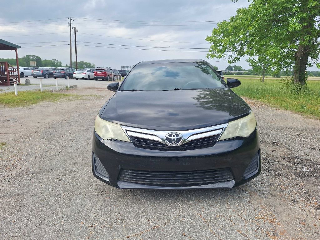 Used 2012 Toyota Camry LE FWD image 2