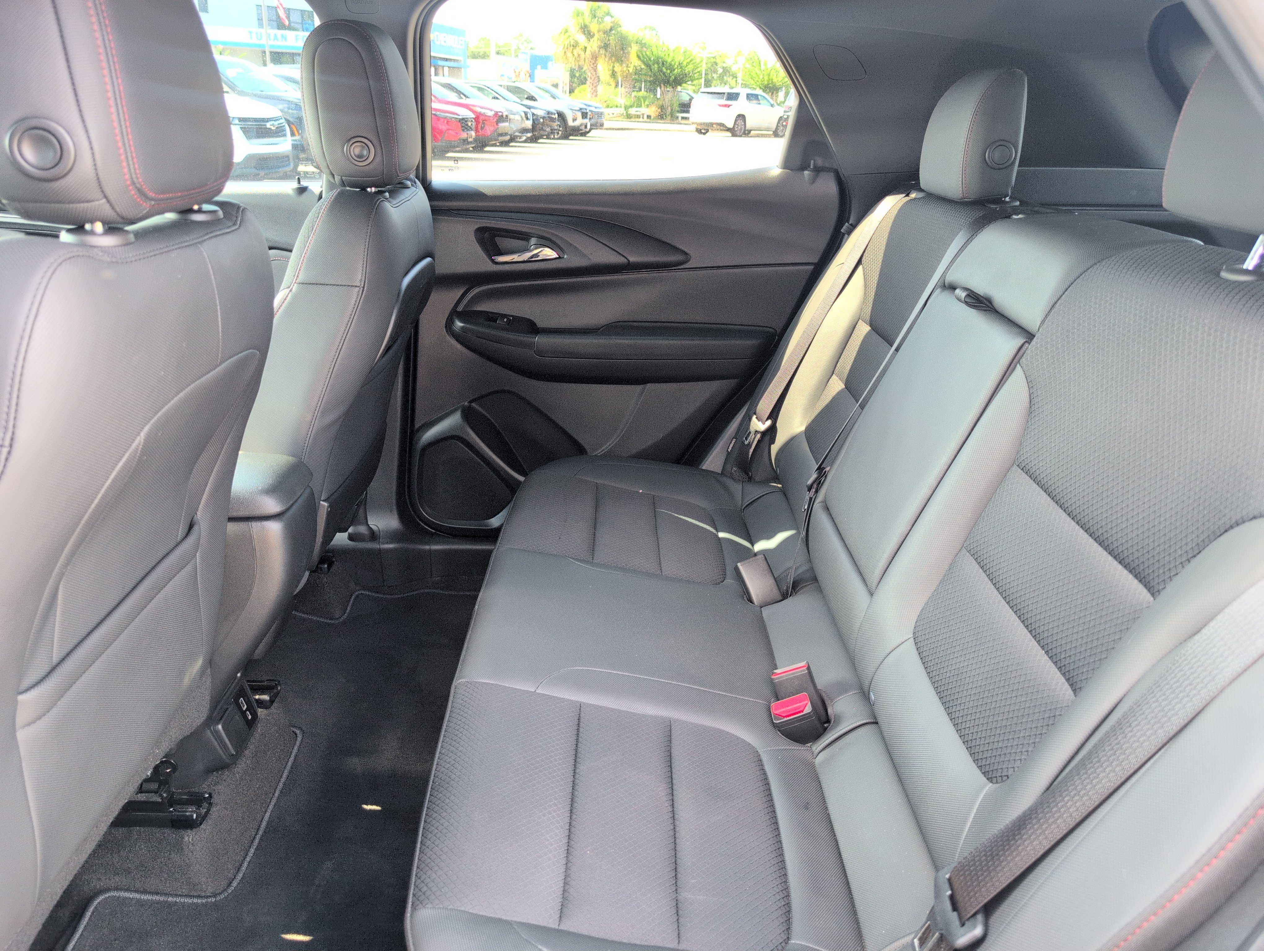 Used 2023 Chevrolet TrailBlazer RS w/ Convenience Package FWD image 31