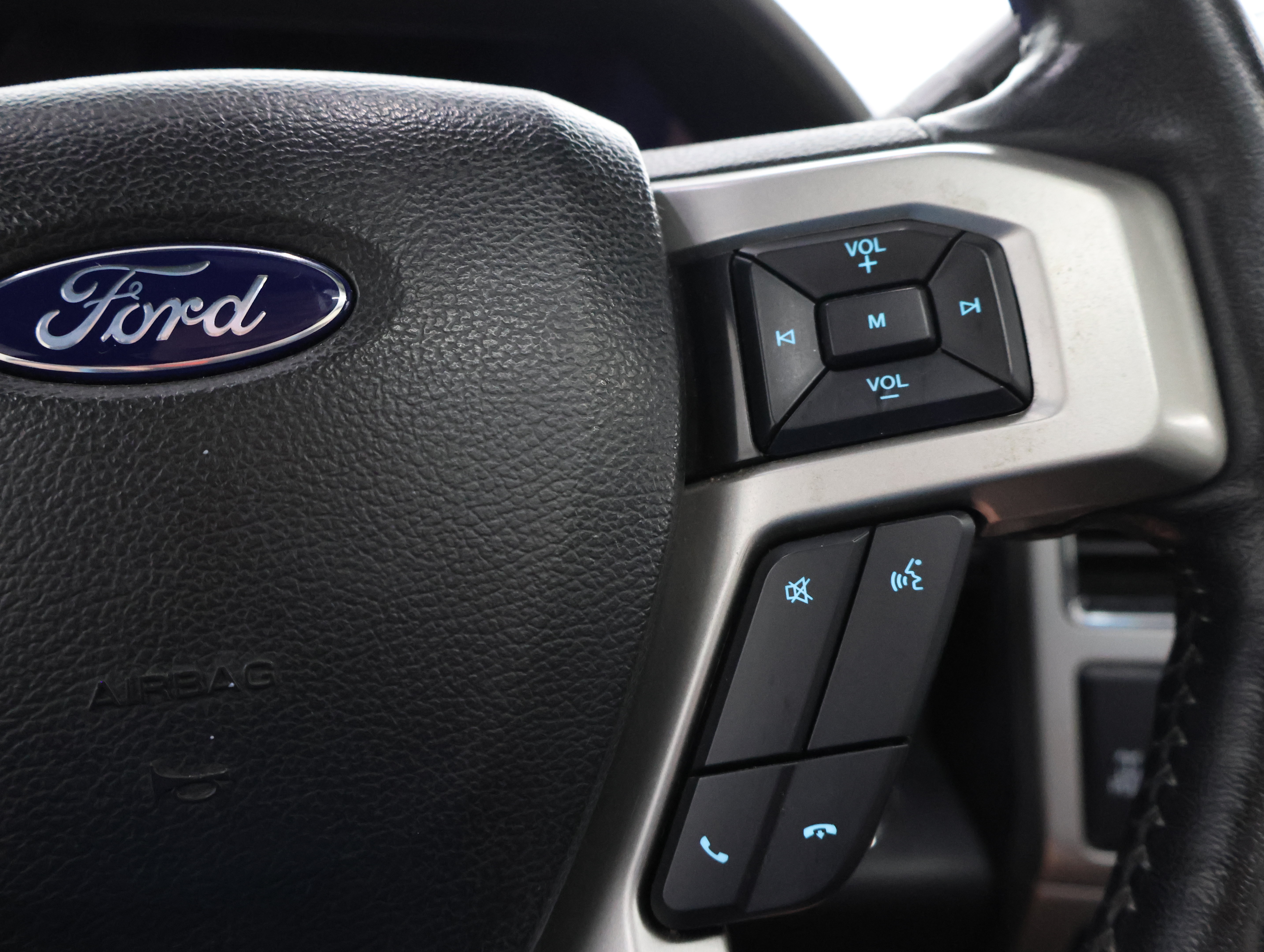 Used 2022 Ford F250 Lariat w/ Tremor Off-Road Package AWD/4WD image 15