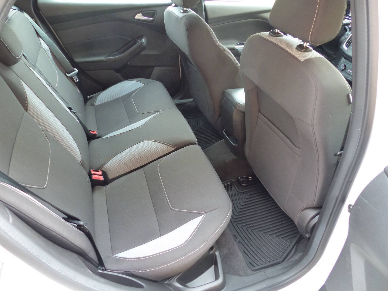 Used 2018 Ford Focus ST FWD image 22