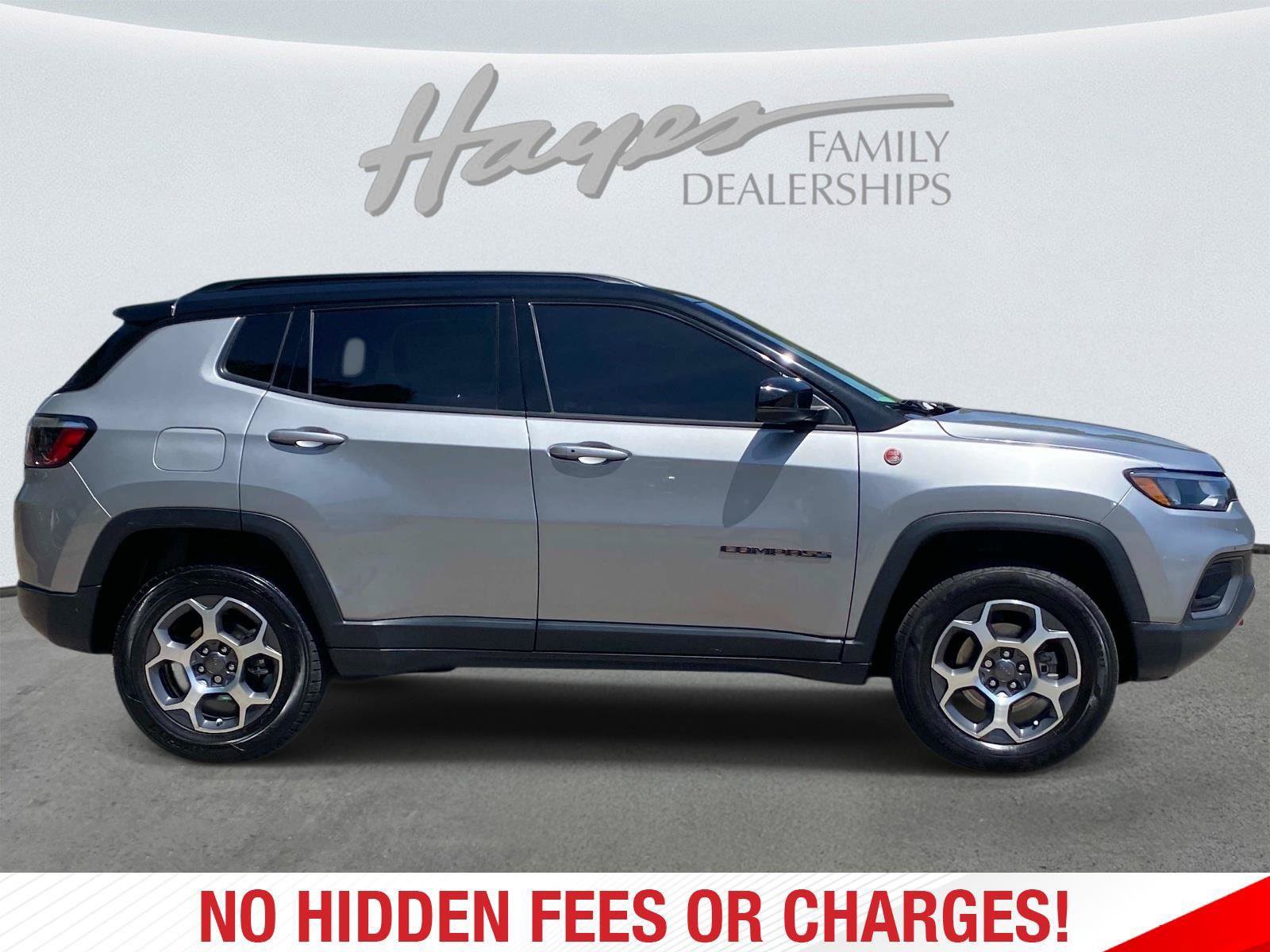 Used 2022 Jeep Compass Trailhawk w/ Sun and Sound Group AWD/4WD image 2