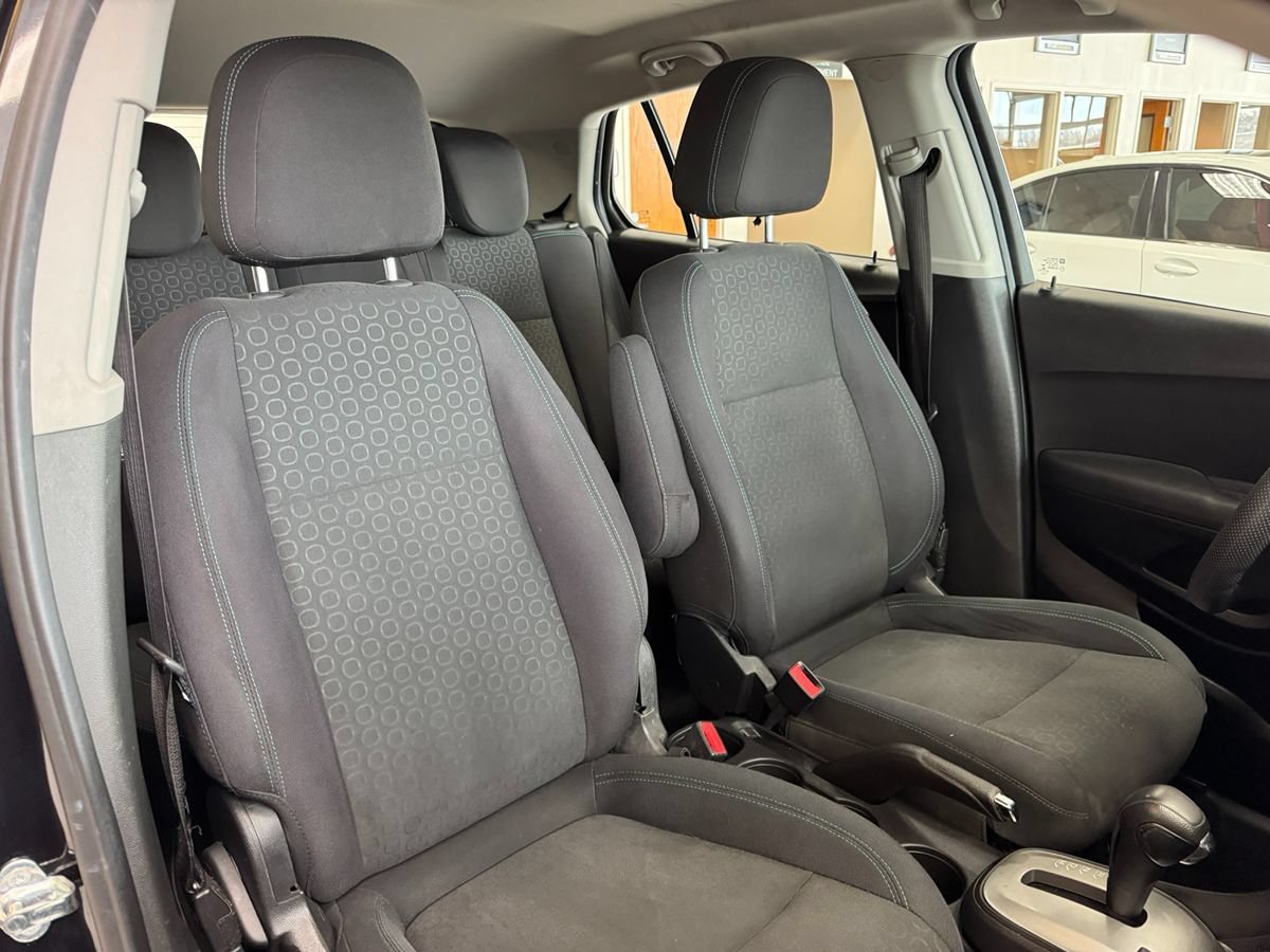 Used 2015 Chevrolet Trax LS FWD image 18