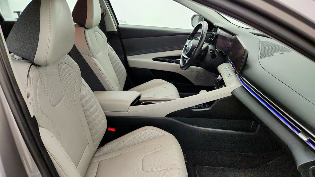 Used 2023 Hyundai Elantra Limited FWD image 25