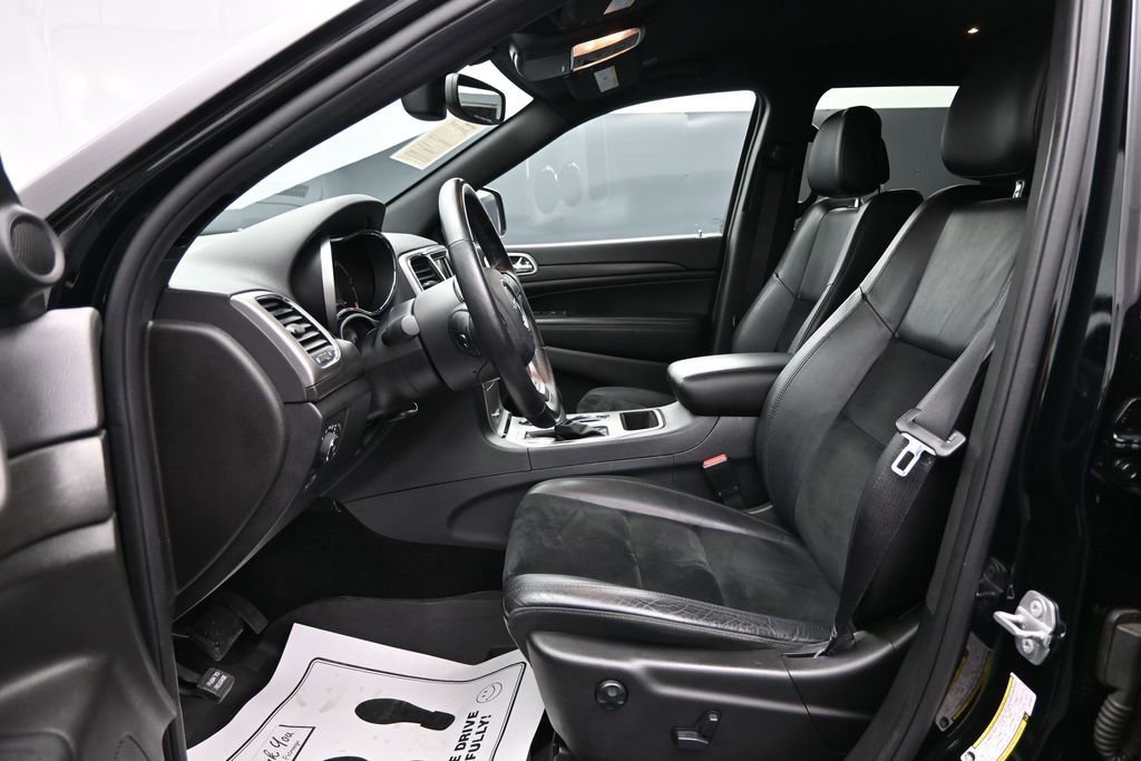Used 2018 Jeep Grand Cherokee Altitude AWD/4WD image 9