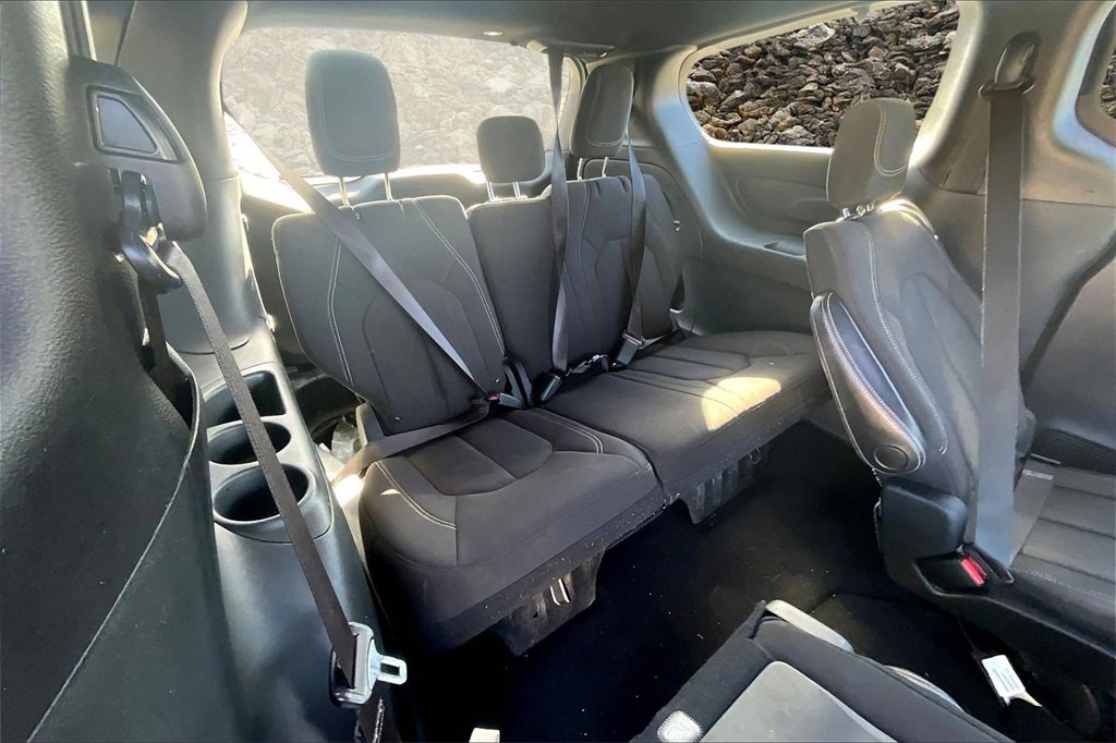 Used 2018 Chrysler Pacifica Touring Plus w/ S Appearance Package image 26