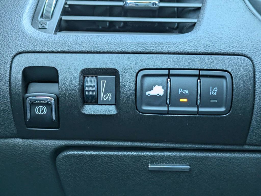 Used 2015 Chevrolet Impala LTZ FWD image 31