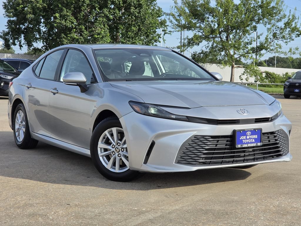 Used 2025 Toyota Camry LE FWD image 2