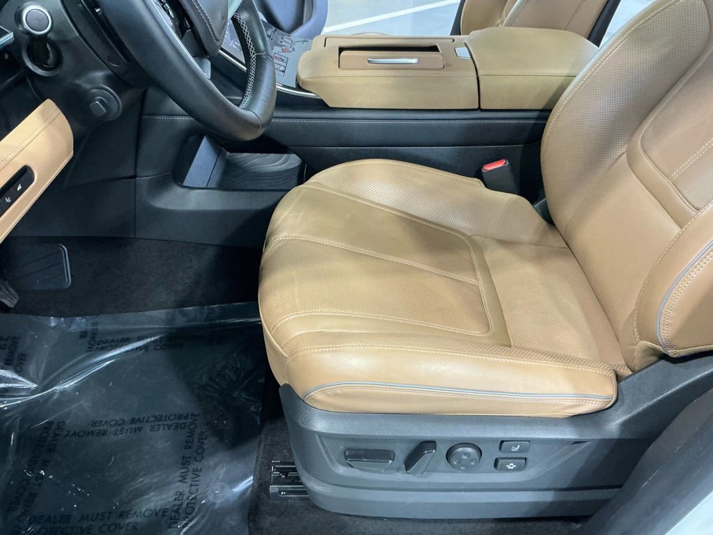 Used 2025 INFINITI QX80 Sensory image 21