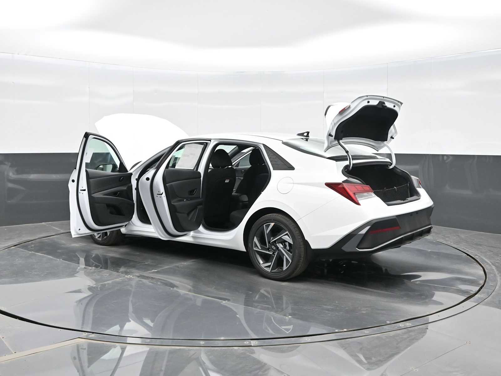 New 2025 Hyundai Elantra SEL image 41