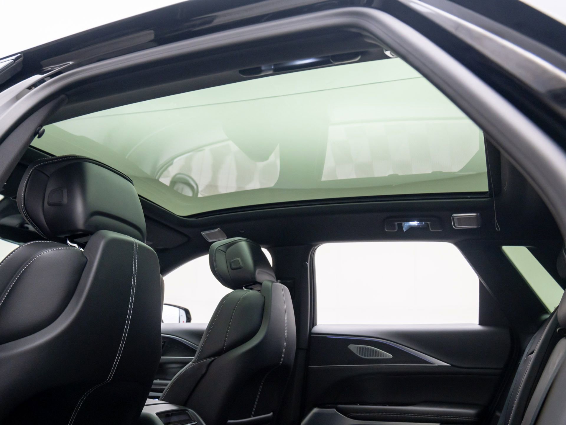 New 2026 Cadillac Lyriq V w/ LPO, Red Accent Package image 18