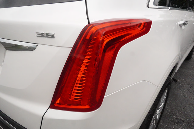 Used 2017 Cadillac XT5 Platinum AWD/4WD image 32