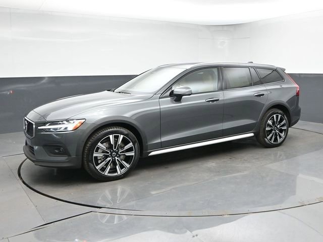 New 2026 Volvo V60 B5 Cross Country Ultra w/ Protection Package Premier AWD/4WD image 4