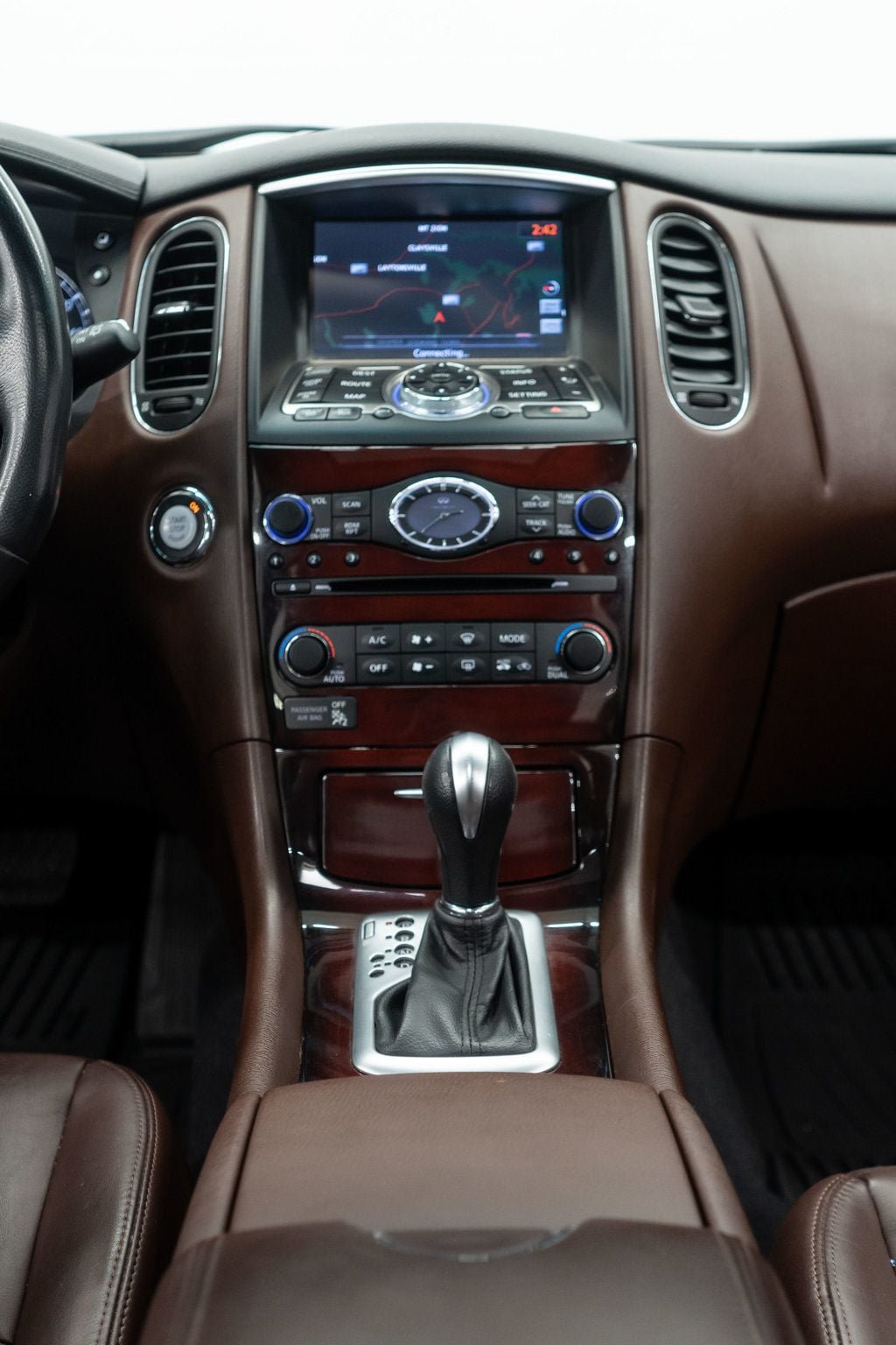 Used 2017 INFINITI QX50 2WD w/ Deluxe Touring Package image 19