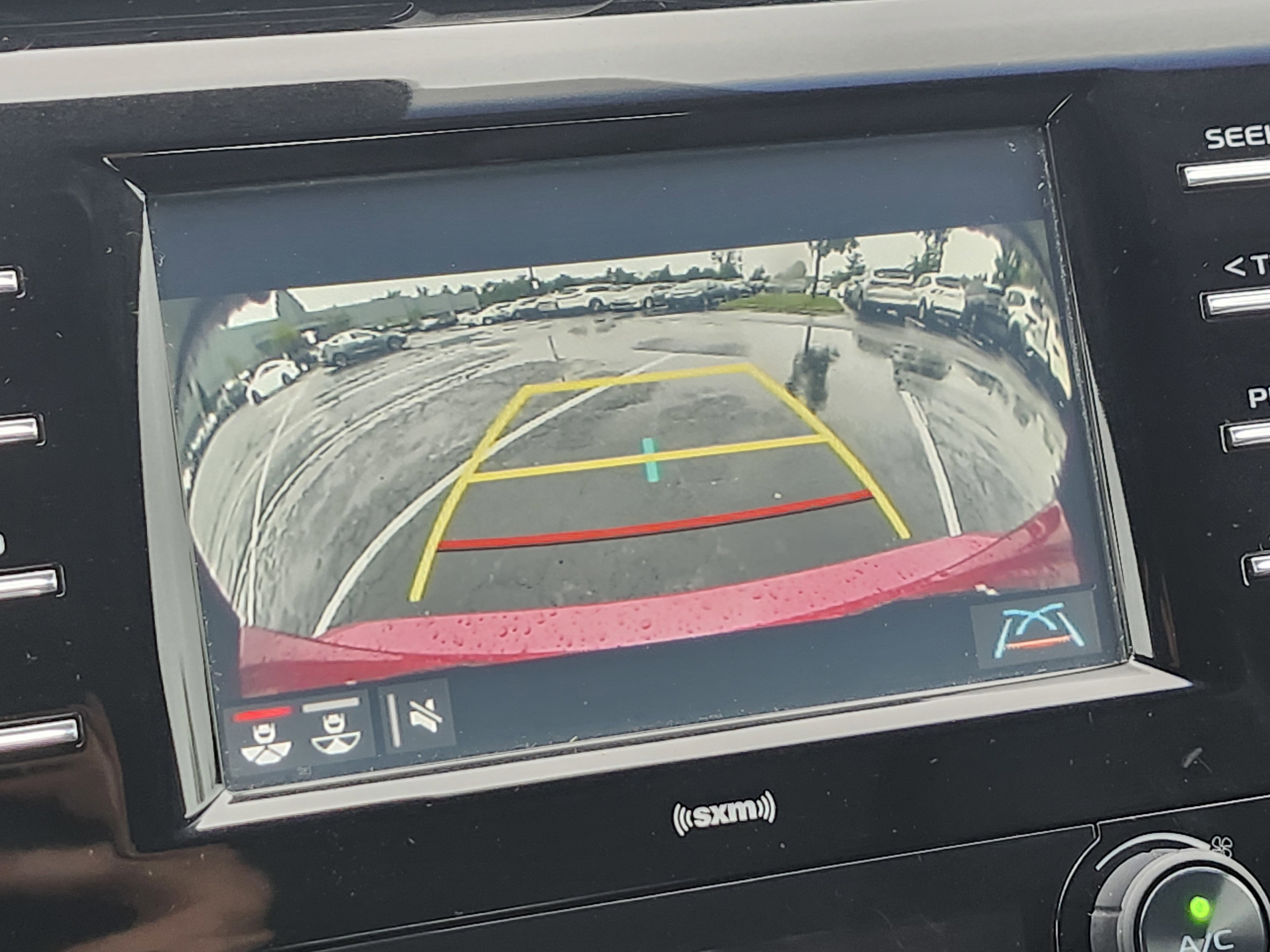 Used 2020 Toyota Camry SE image 24