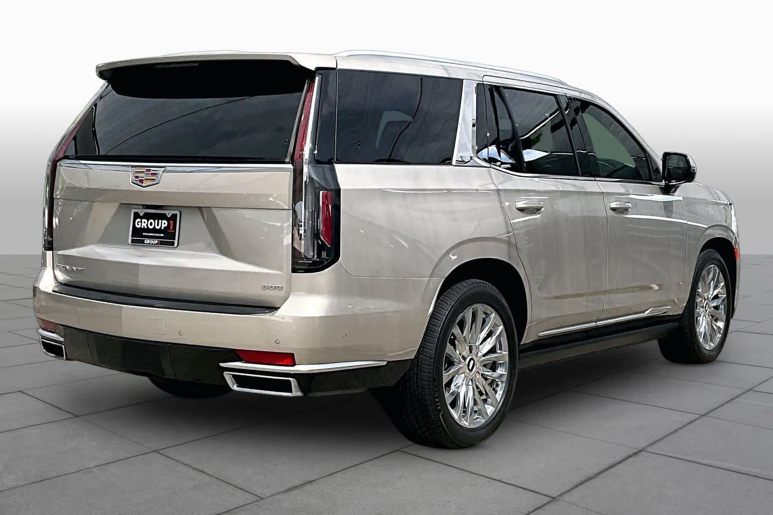Used 2024 Cadillac Escalade Premium Luxury w/ Performance Package AWD/4WD image 13