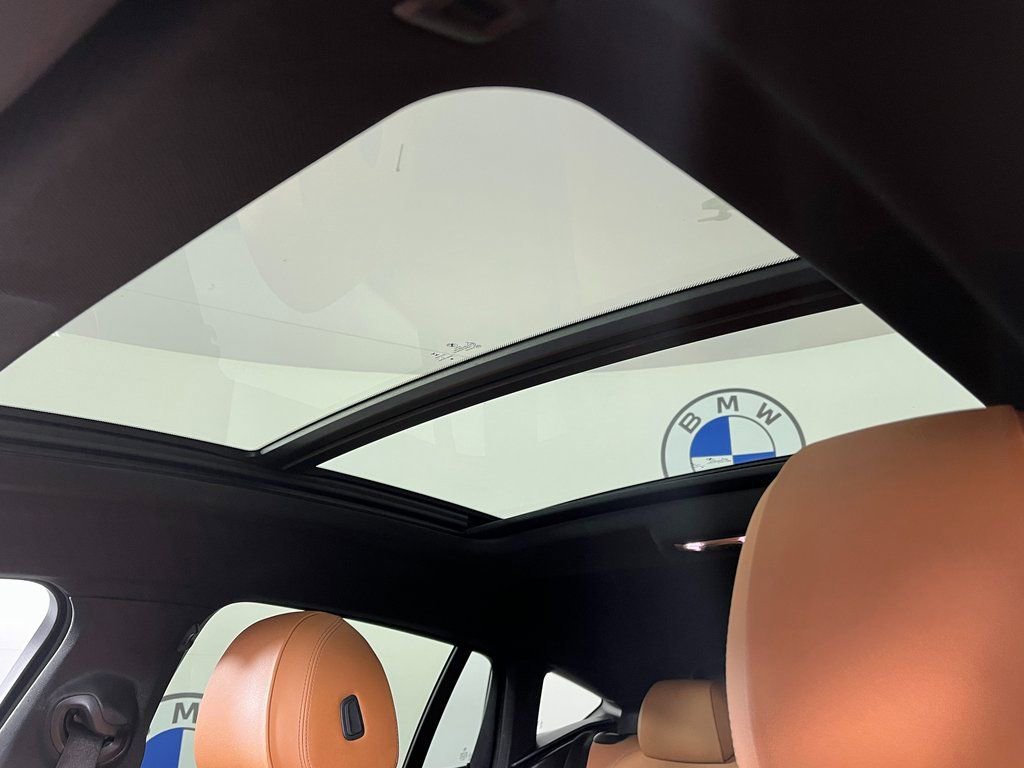 Used 2022 BMW X6 xDrive40i w/ M Sport Package image 31