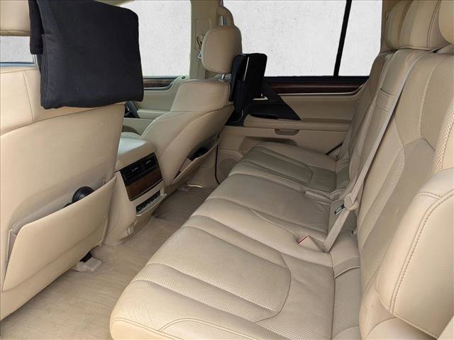Used 2016 Lexus LX 570 4WD w/ Luxury Package image 18