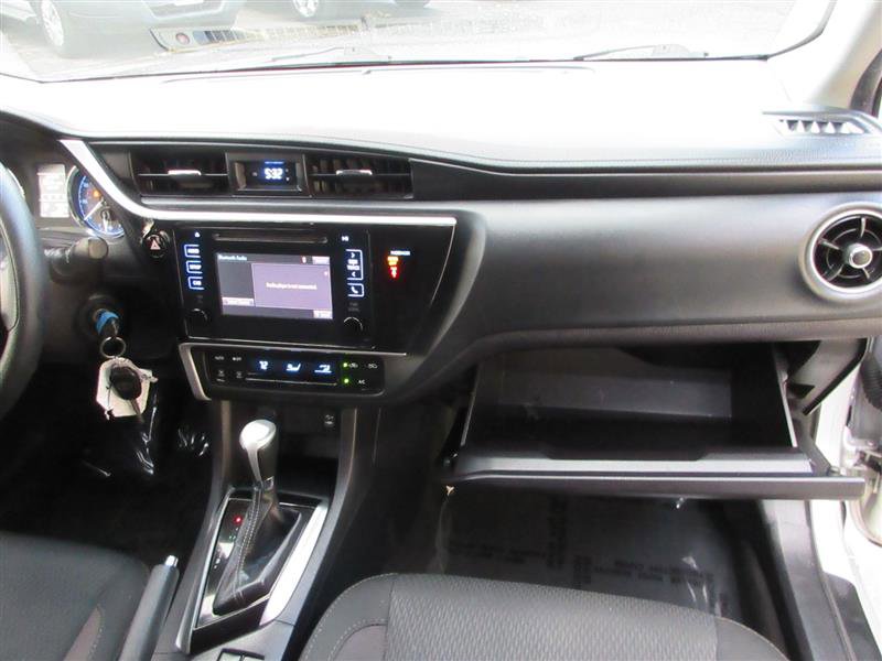 Used 2018 Toyota Corolla LE image 26