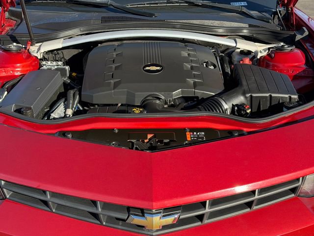Used 2015 Chevrolet Camaro LT RWD image 26