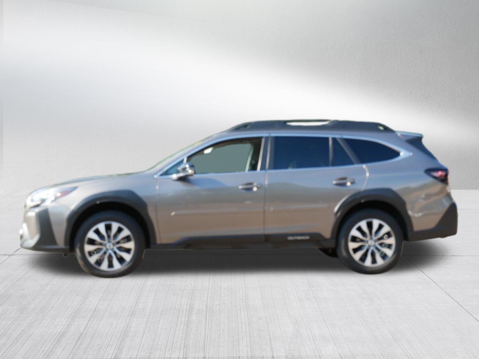 Used 2024 Subaru Outback Limited XT AWD/4WD image 4