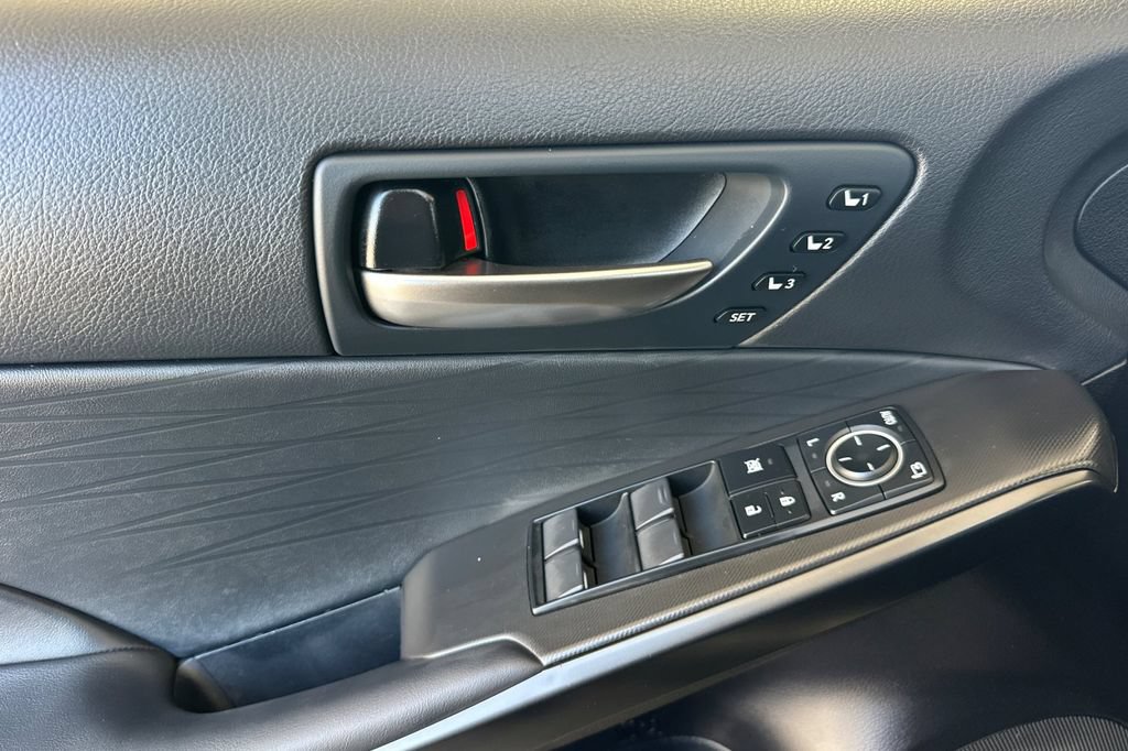 Used 2025 Lexus IS 350 F Sport RWD image 11