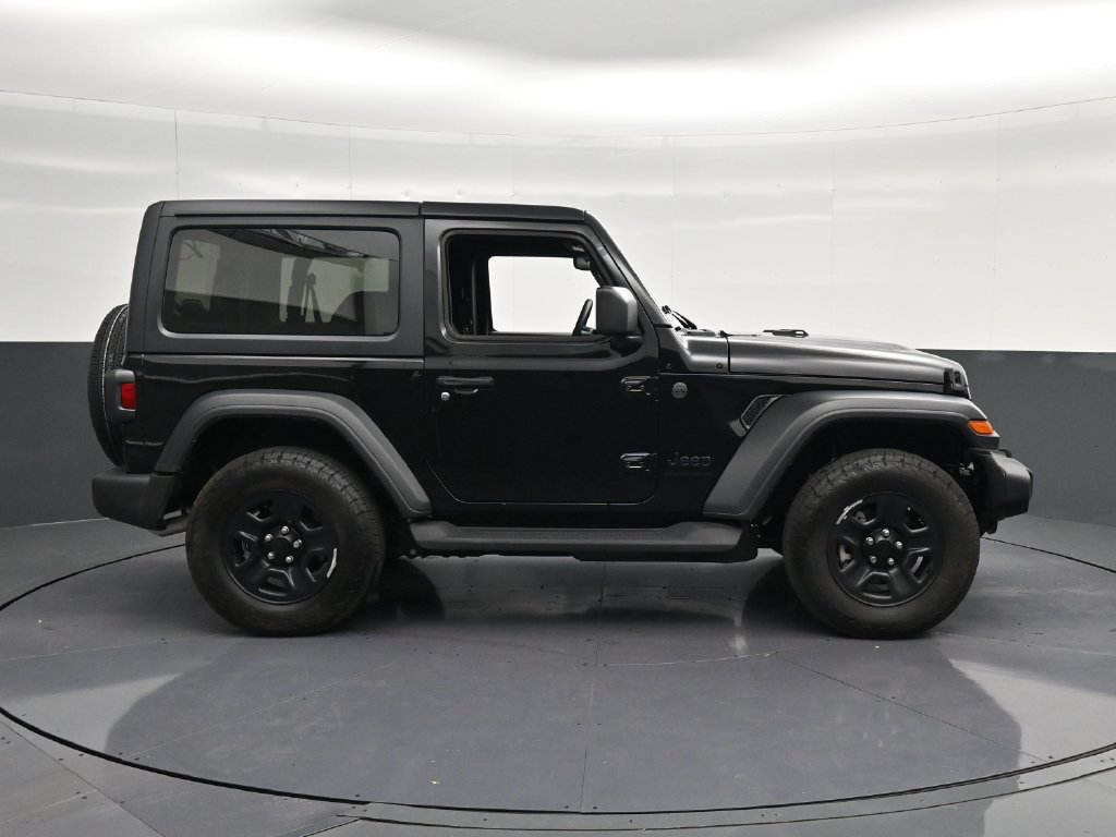 Used 2026 Jeep Wrangler Sport AWD/4WD image 4