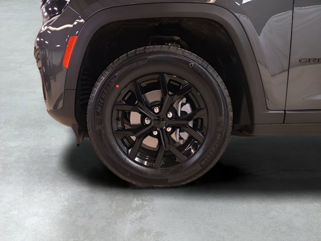 New 2026 Jeep Grand Cherokee Laredo image 25