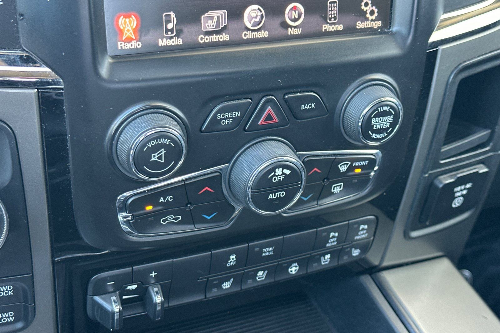 Used 2014 RAM 1500 Sport w/ Sport Premium Group AWD/4WD image 17