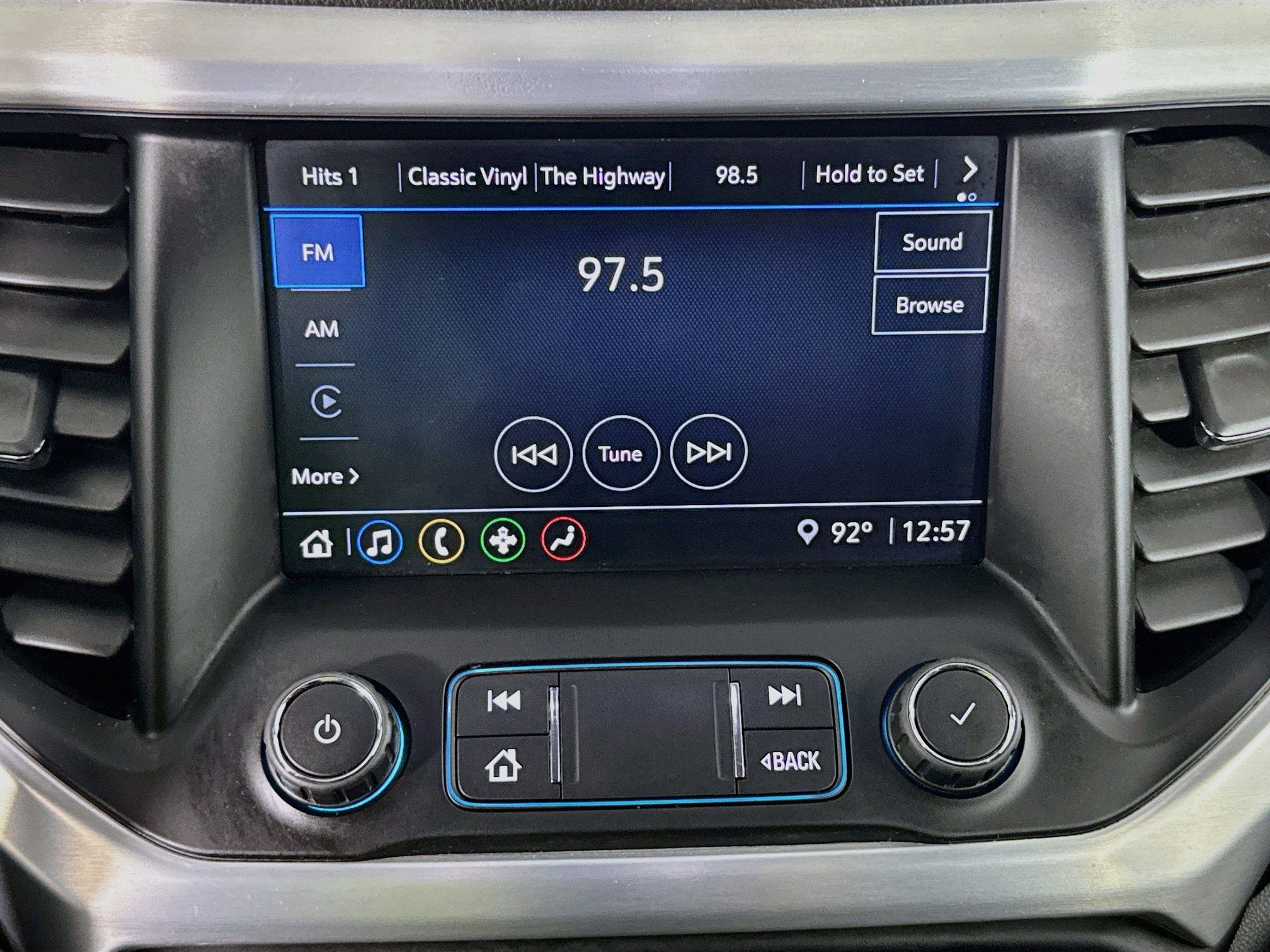 Used 2021 GMC Acadia SLE w/ Elevation Edition FWD image 16
