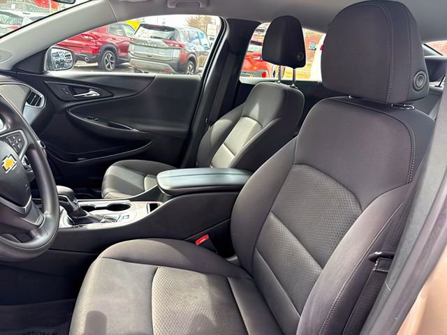 Used 2022 Chevrolet Malibu LT FWD image 17