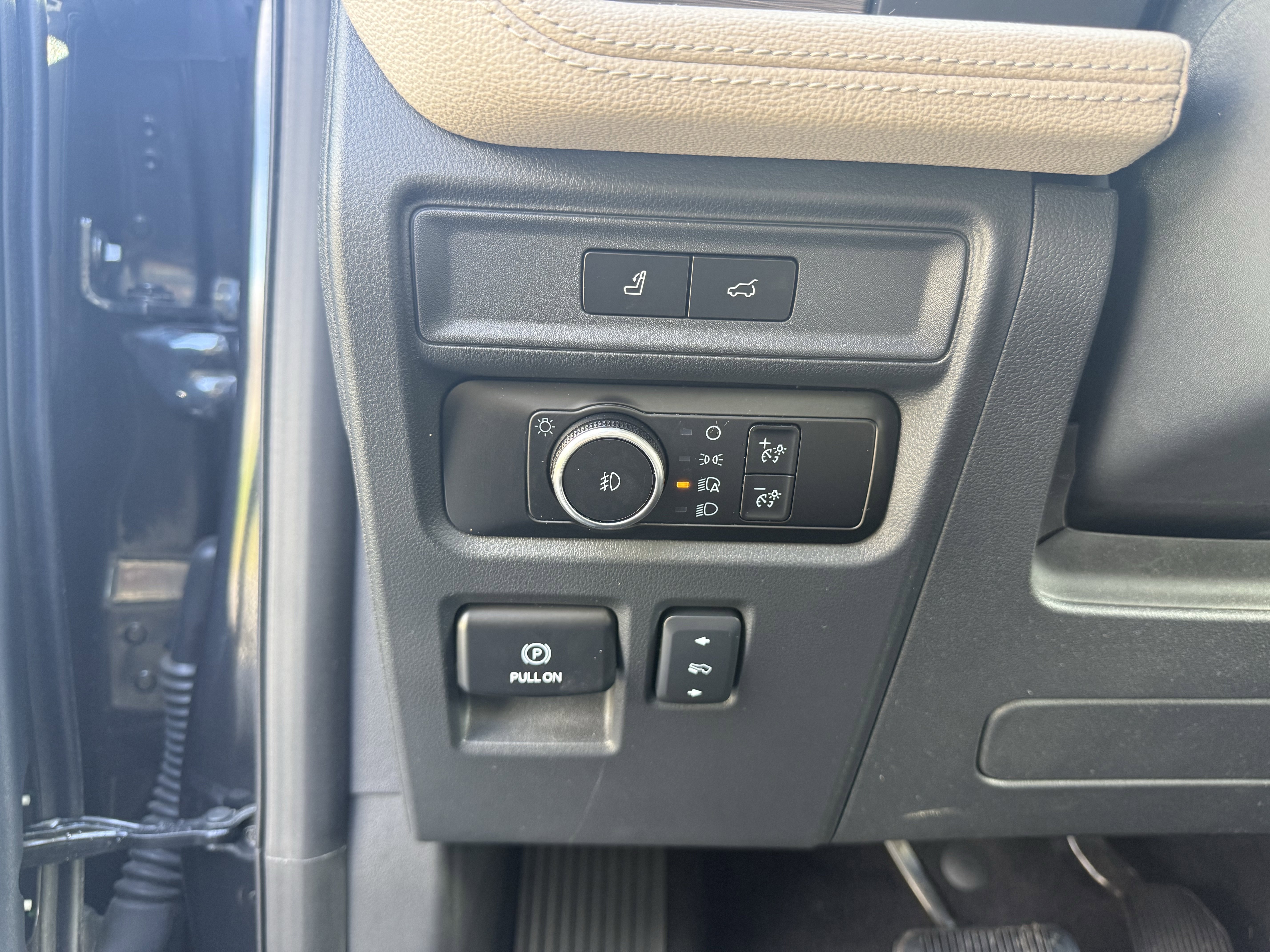 Used 2024 Ford Expedition Limited image 14