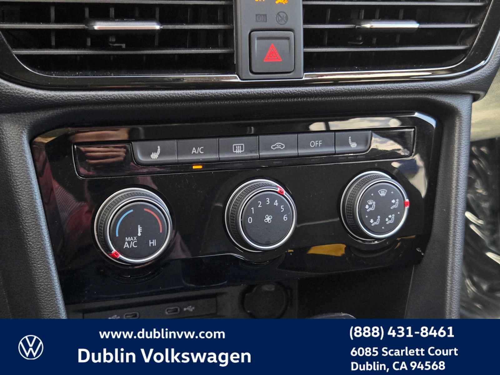 Used 2023 Volkswagen Taos SE w/ Black Wheel Package FWD image 18