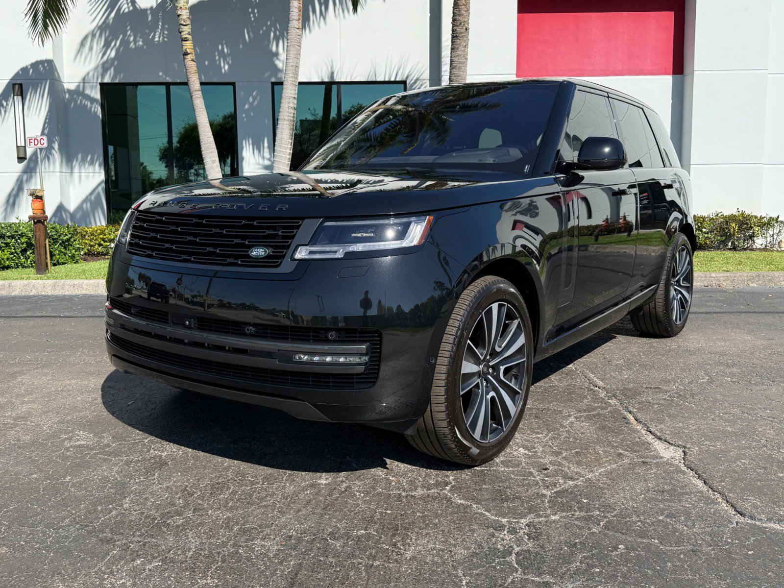 Used 2023 Land Rover Range Rover SE AWD/4WD image 8