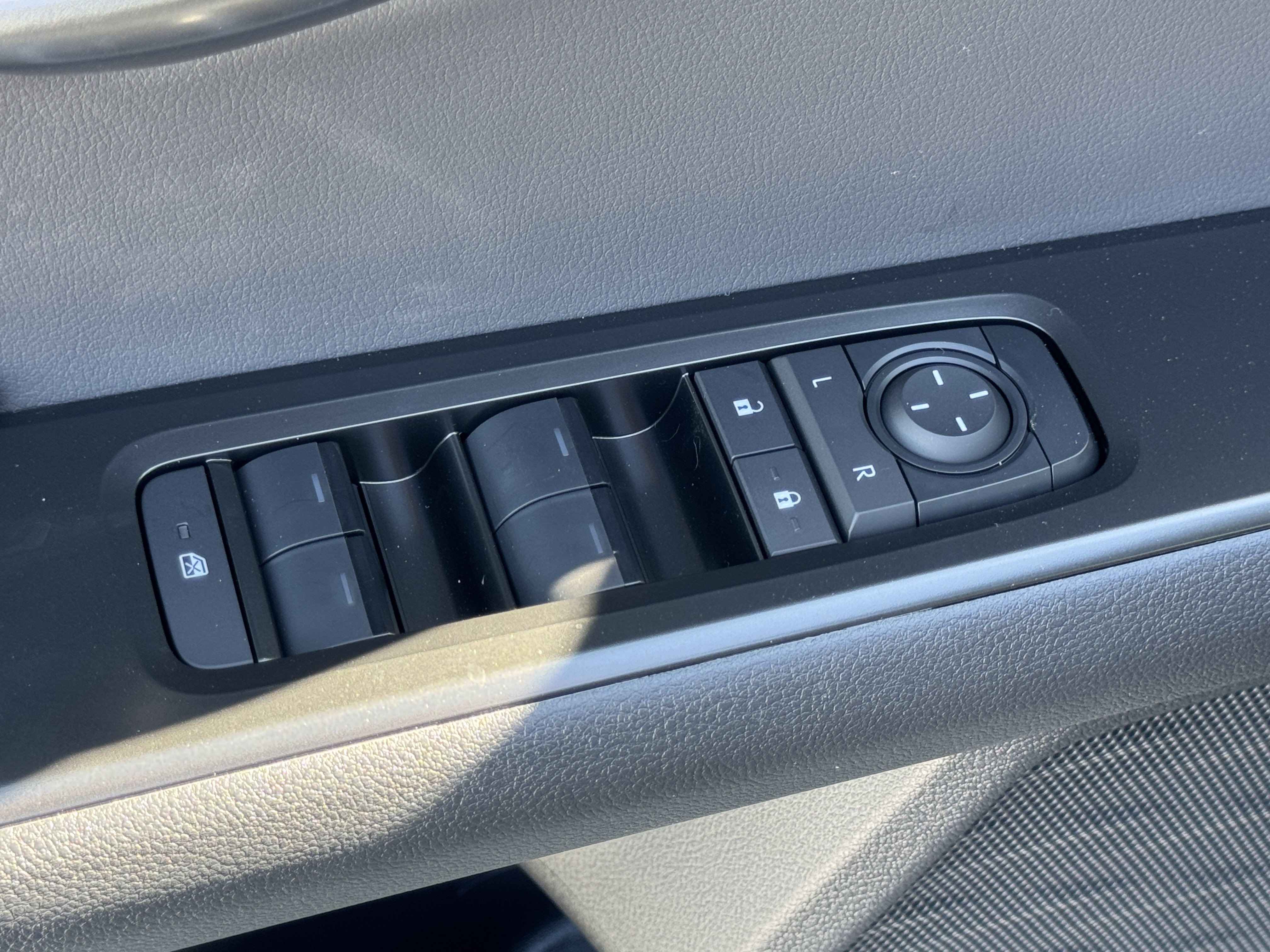New 2026 Lexus UX 300h FWD w/ Accessory Package (2T) image 20