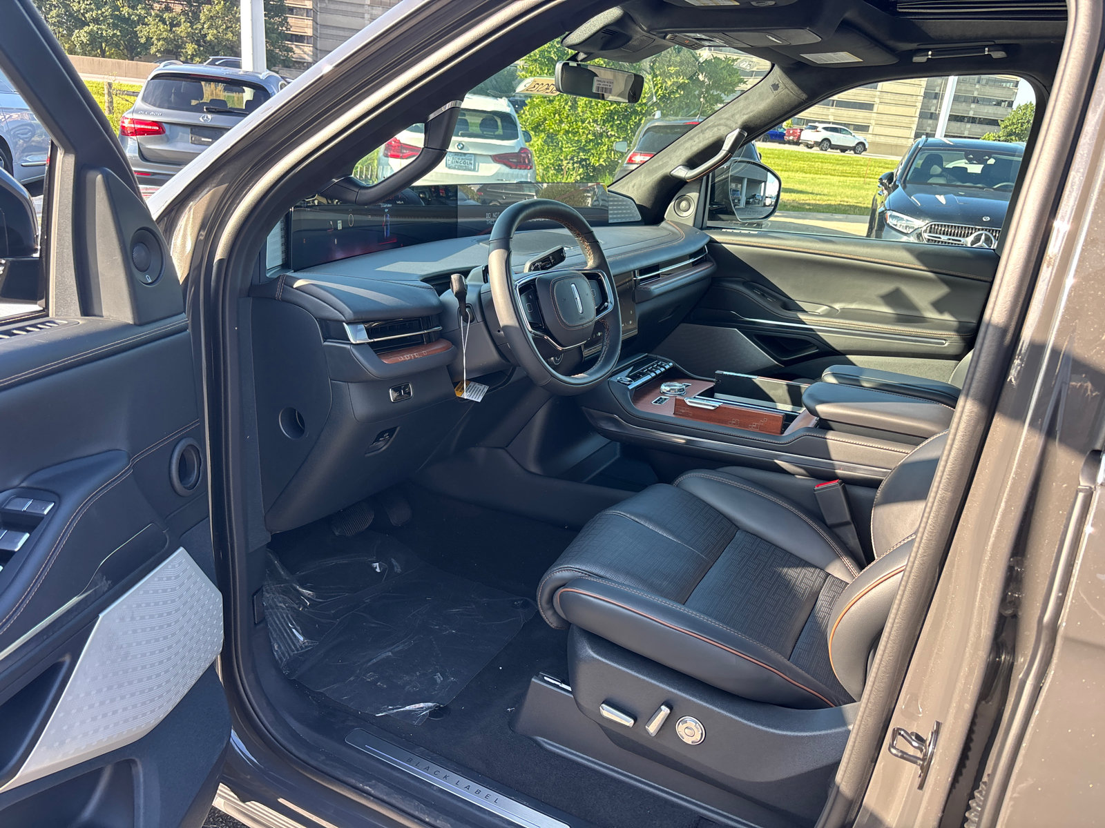 New 2027 Lincoln Navigator Black Label AWD/4WD image 24