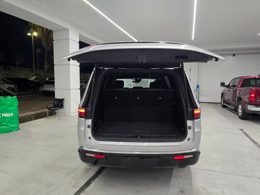 Certified 2022 Jeep Wagoneer Series II AWD/4WD image 43
