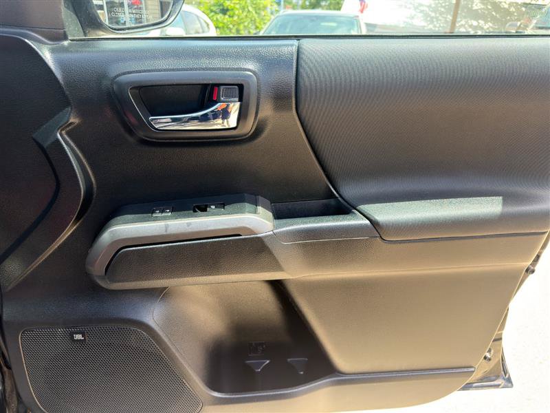Used 2017 Toyota Tacoma TRD Sport RWD image 20
