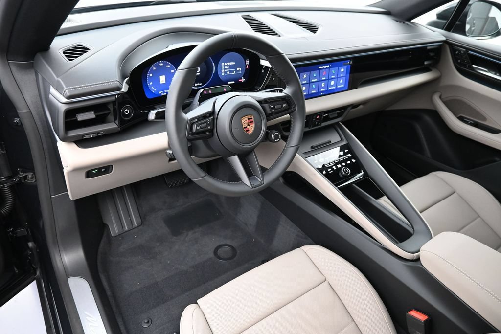 Used 2026 Porsche Macan Electric RWD image 4