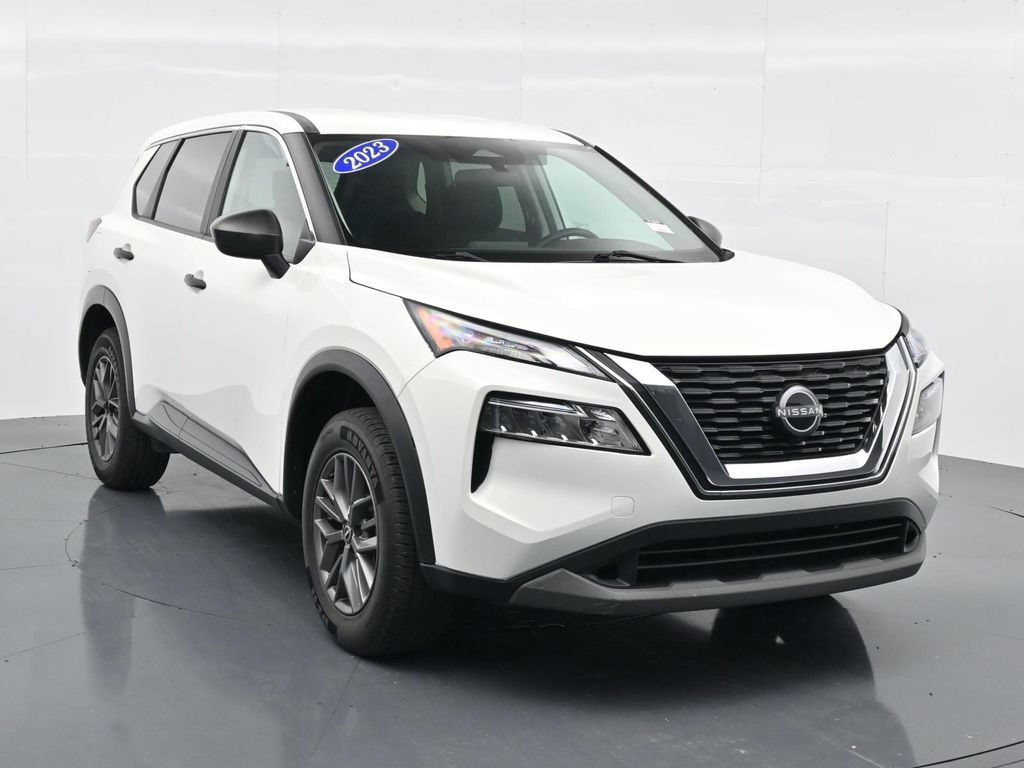 Used 2023 Nissan Rogue S FWD image 3
