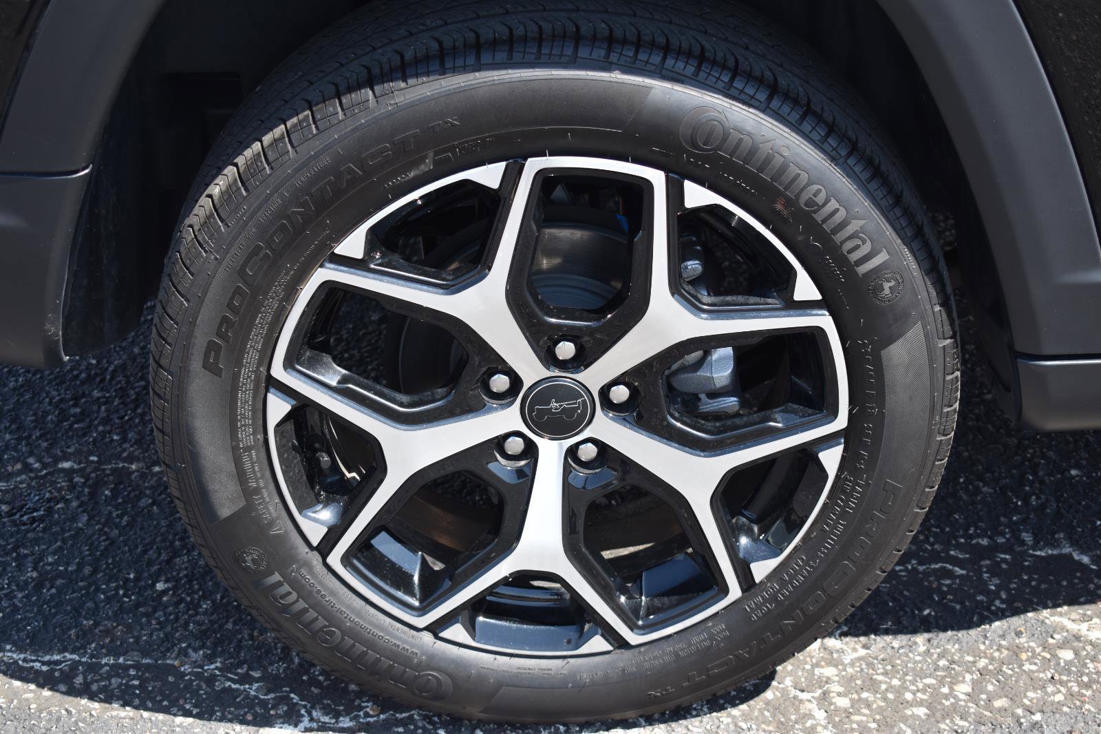 Used 2025 Jeep Compass Limited image 12