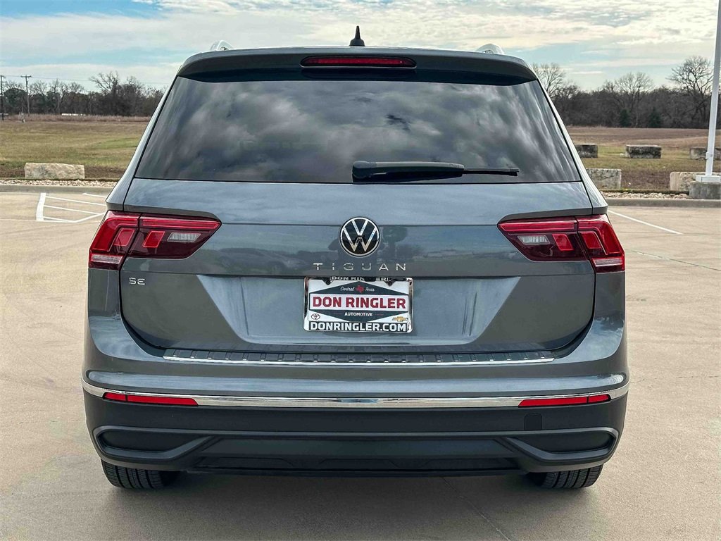 Used 2024 Volkswagen Tiguan SE image 4