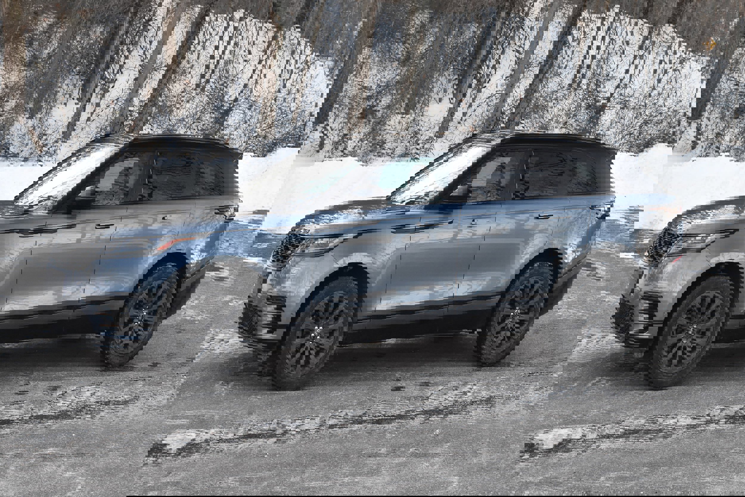 Used 2019 Land Rover Range Rover Velar R-Dynamic SE AWD/4WD image 2