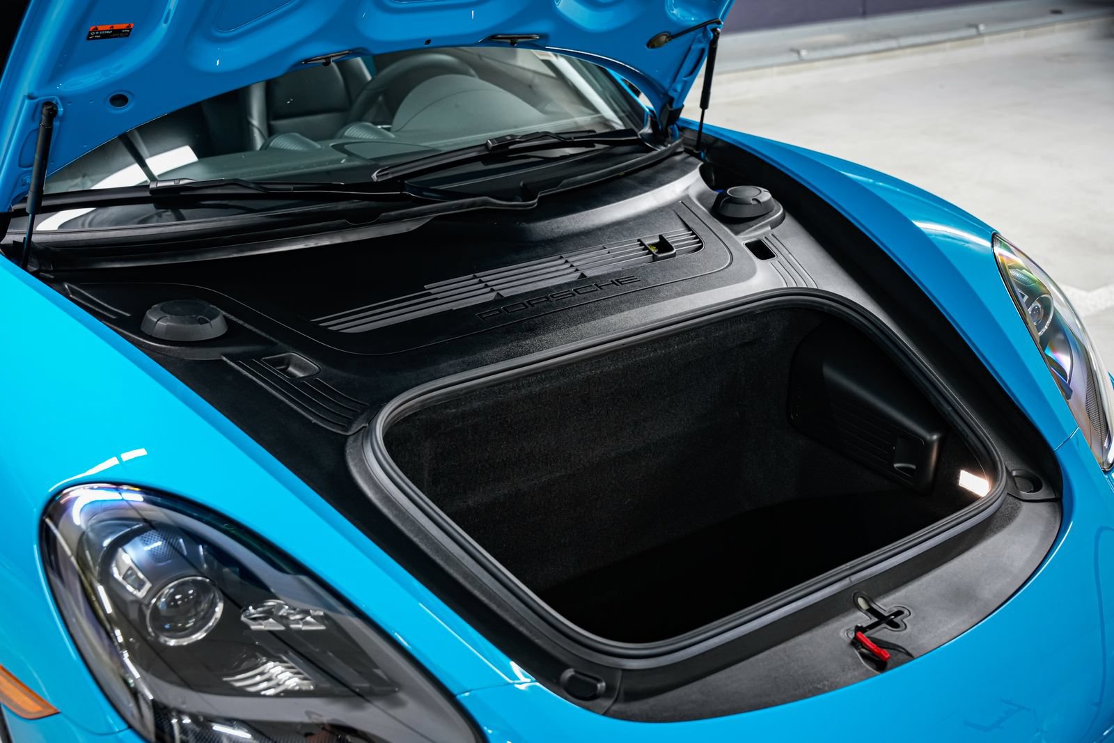 Used 2021 Porsche 718 Boxster RWD image 38