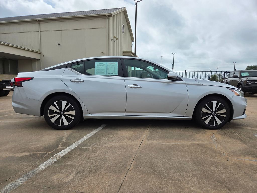 Used 2022 Nissan Altima 2.5 SV FWD image 4
